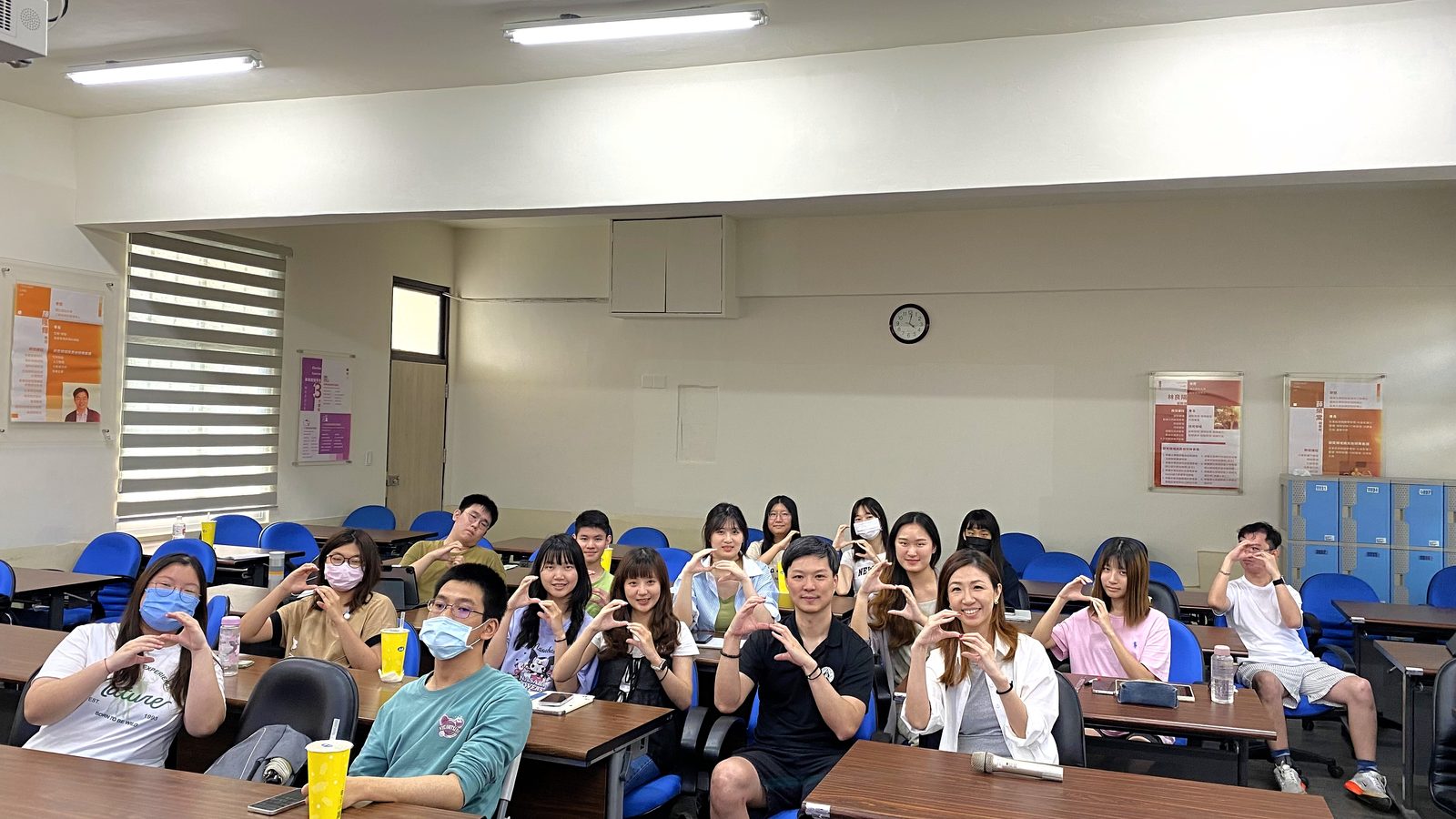 高雄師範大學課堂與 iSKI 滑雪俱樂部業師合影